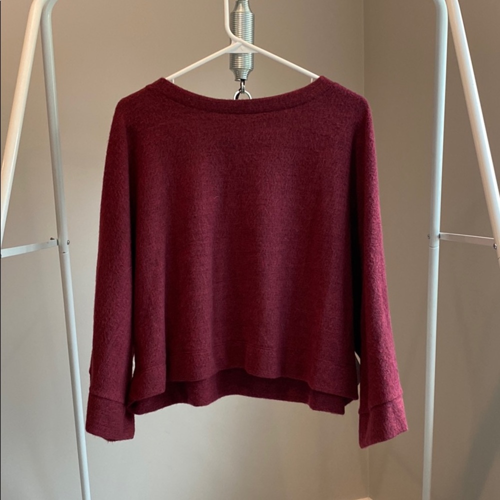 Maroon SOFT sweater, NWT size medium